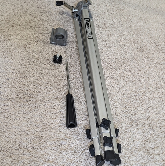 Vintage Velbon Adjustable Aluminum Tripod - Model TGK-3 - Original Box 1970's - Picture 5 of 5